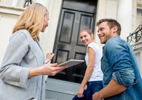 Can a real estate agent work independently in texas?